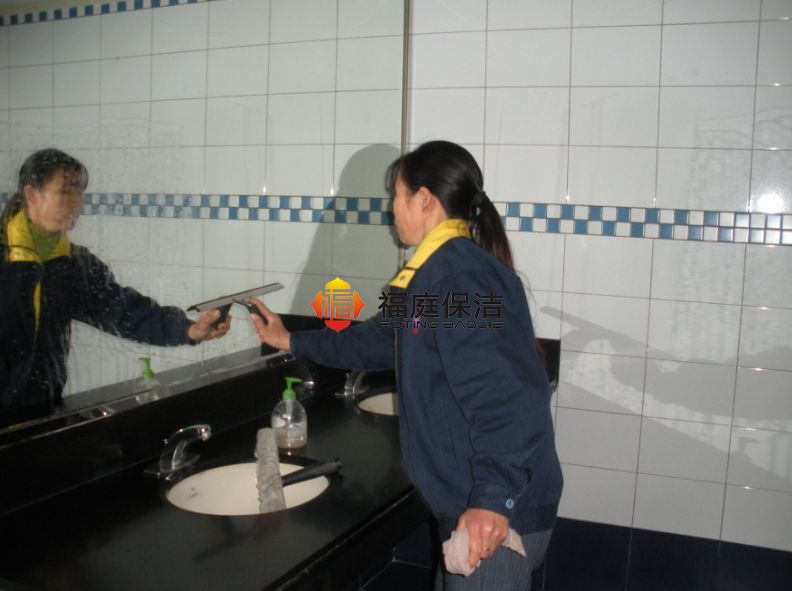 上海商務(wù)樓打掃衛(wèi)生公司 上海商務(wù)樓打掃衛(wèi)生公司
